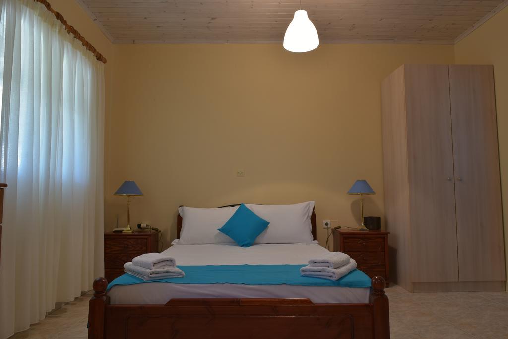 Paxos Santa Marina Villas Gaios Esterno foto